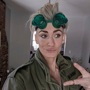 Meet your Posher, Dana